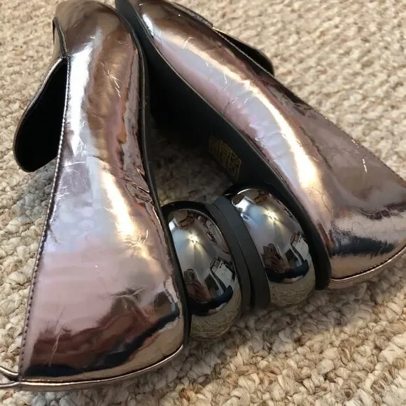 NEW Jeffrey Campbell Viona Metallic Pointed Toe Loafer Size 6 Low Round Heel